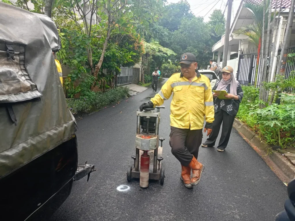 Proyek Pengaspalan di Jakarta Pusat