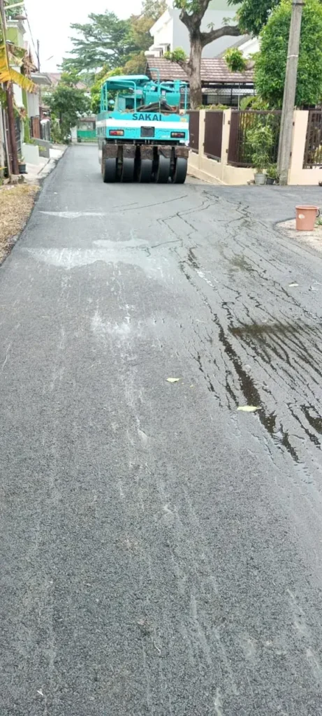 Proyek Pengaspalan di Jakarta Utara