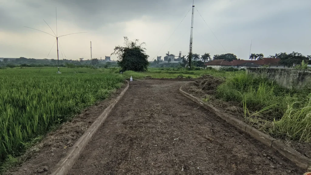 Proyek Pengaspalan di Rawalumbu